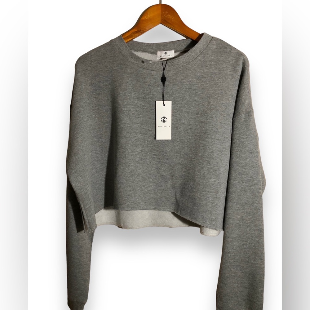 Nordstrom SOCIALITE Gray Cropped NWT Sweatshirt🌷🌷